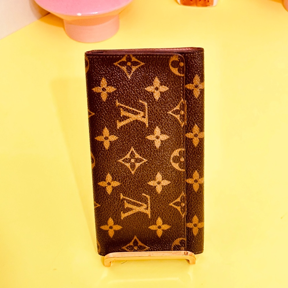 Louis Vuitton Brown Monogram clutch wallet - Picture 13 of 13